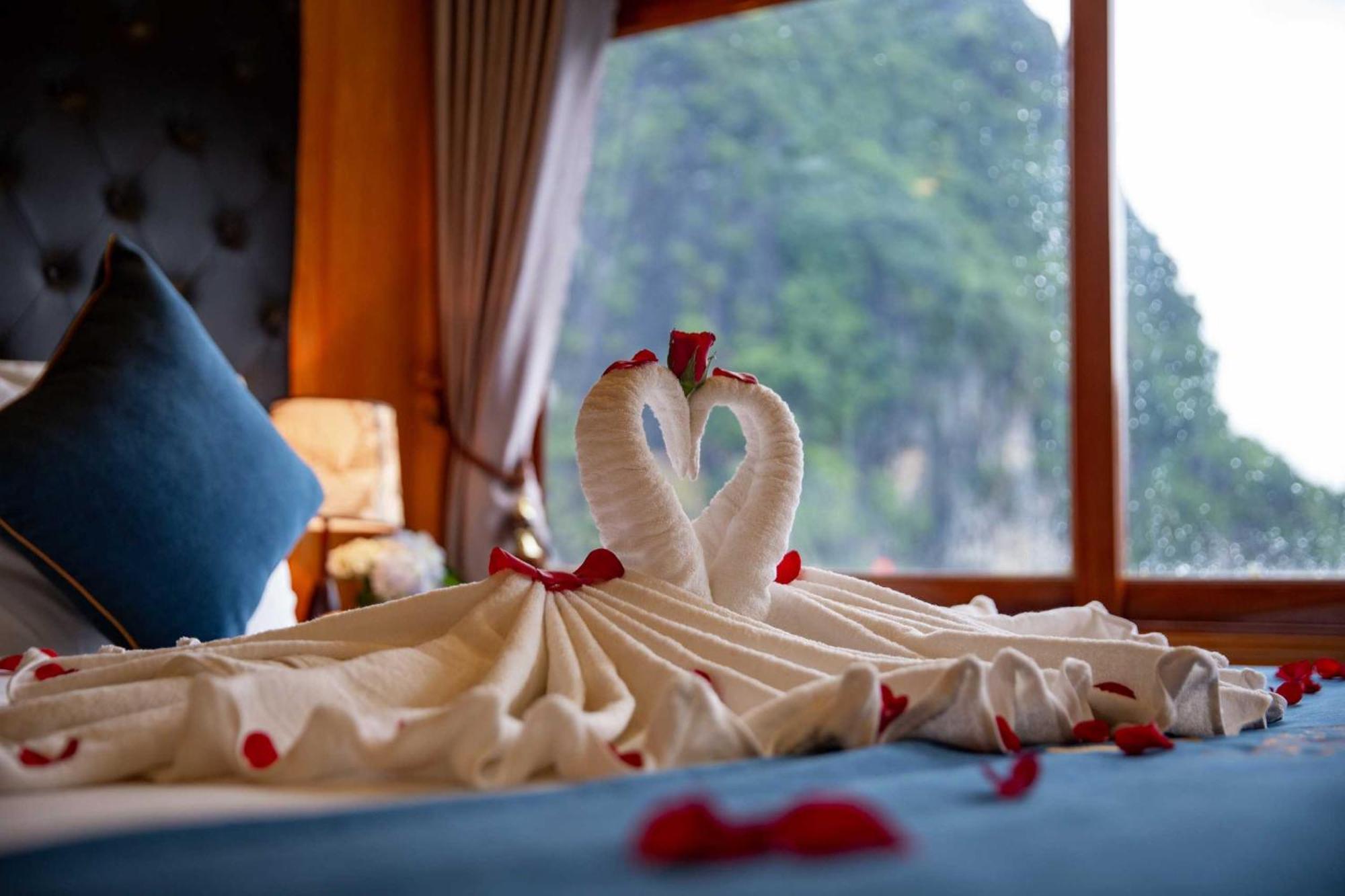 Отель Venezia Boutique Cruises - Catba Island Chan Chau Экстерьер фото